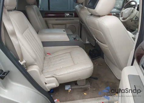 2004 Lincoln Navigator из США, поврежденный, VIN 5LMFU28RX4LJ19037